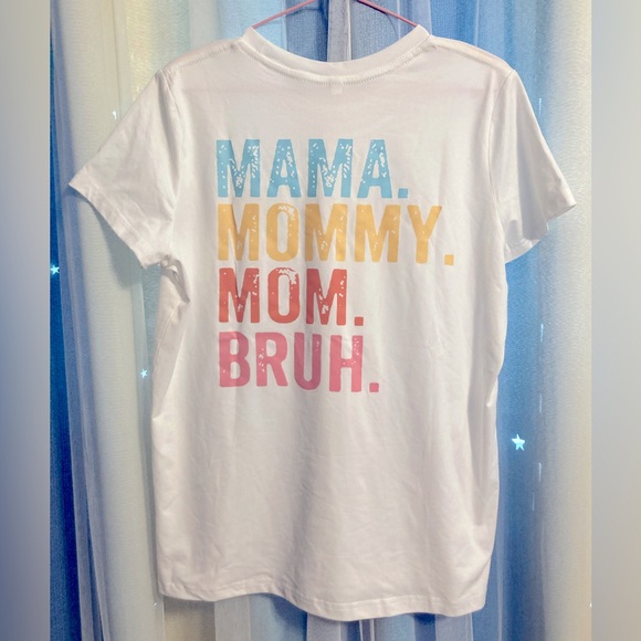 Tops - Mama graphic tee
